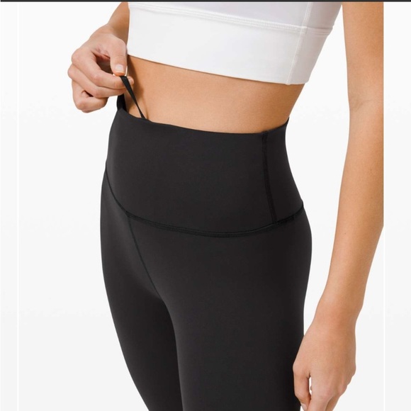Lululemon Wunder Train High-Rise Crop 23"
Black (First Release) - Picture 2 of 9